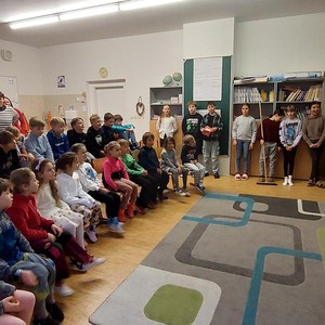 Vystoupení 5.třídy pro 1. a 2. třídu