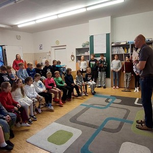 Vystoupení 5.třídy pro 1. a 2. třídu