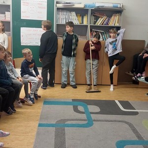 Vystoupení 5.třídy pro 1. a 2. třídu