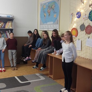 Vystoupení 5.třídy pro 1. a 2. třídu