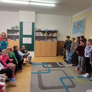 Vystoupení 5.třídy pro 1. a 2. třídu