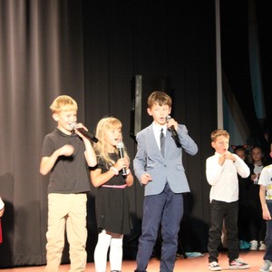 Oslavy 90 let - školní akademie