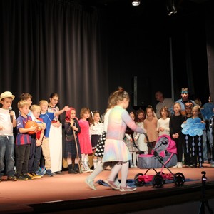 Oslavy 90 let - školní akademie