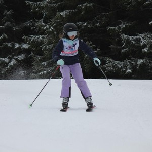 Školní závody ve sjezdovém lyžování