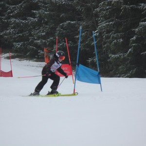 Školní závody ve sjezdovém lyžování