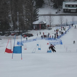 Školní závody ve sjezdovém lyžování