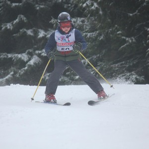 Školní závody ve sjezdovém lyžování