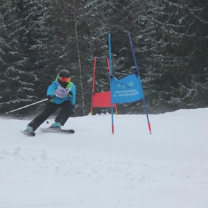 Školní závody ve sjezdovém lyžování