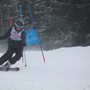 Školní závody ve sjezdovém lyžování