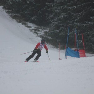 Školní závody ve sjezdovém lyžování