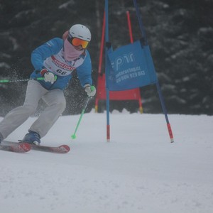 Školní závody ve sjezdovém lyžování