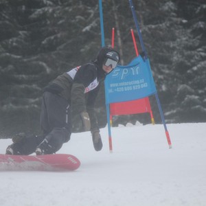 Školní závody ve sjezdovém lyžování