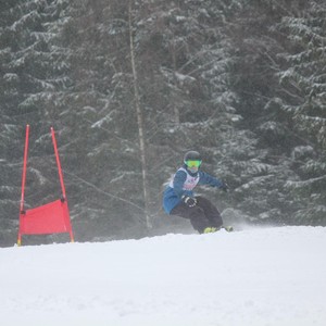 Školní závody ve sjezdovém lyžování