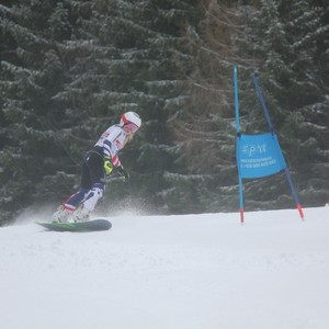 Školní závody ve sjezdovém lyžování