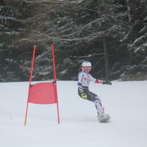 Školní závody ve sjezdovém lyžování