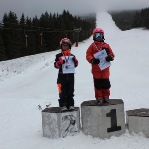 Školní závody ve sjezdovém lyžování