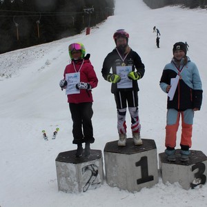 Školní závody ve sjezdovém lyžování