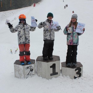 Školní závody ve sjezdovém lyžování