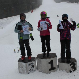 Školní závody ve sjezdovém lyžování