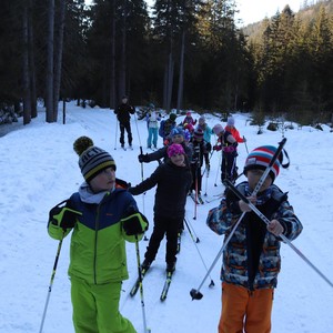 Družina na běžkách + sáňkování na Medvědíně