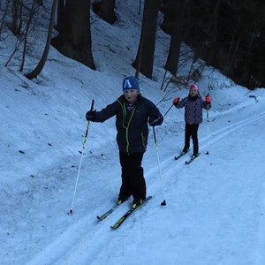 Družina na běžkách + sáňkování na Medvědíně