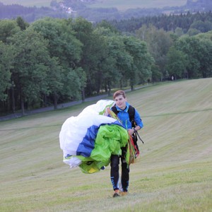 Skialpinismus, paragliding